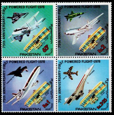 1978 - Pakistan Timbres n� 456/459 - 75e anniversaire du premier vol � moteur des fr�res Wright