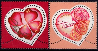 2003 - Timbre de France n�3538 - Saint Valentin de Torrente, C�ur avec tr�fle � 4 feuilles et signature