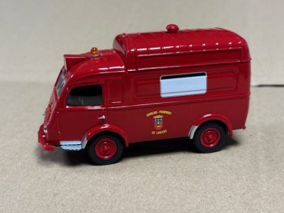 Corgi Heritage - V�hicule miniature - Renault 1000kg - Sapeurs pompiers de Limoges 1:43